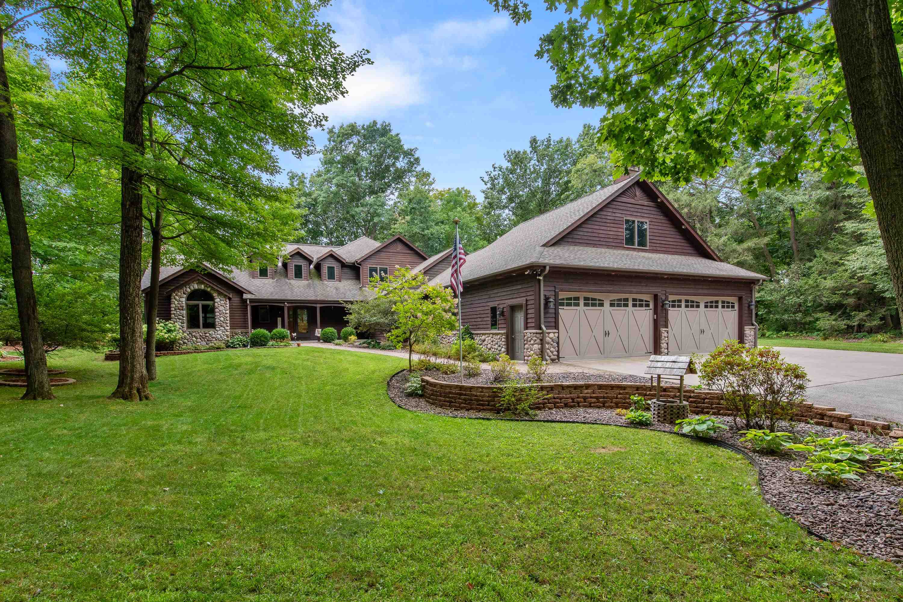 Valley Forge Dr, Slinger, WI 53086