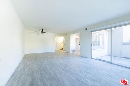 d-18524 Mayall St, Northridge, CA, 91324 | Card Image