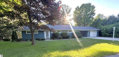 60 Park St, Traverse City, MI, 49685-9345 | Card Image