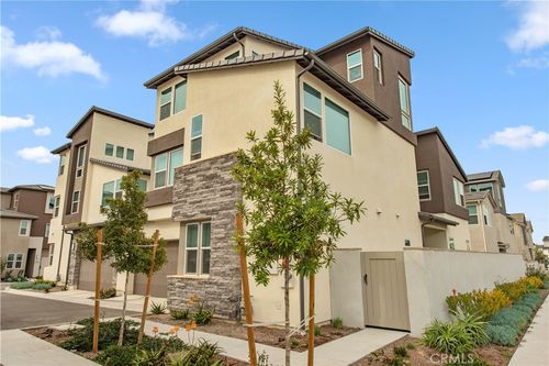 608 Grizzly, Irvine, CA, 92618-5955 | Card Image