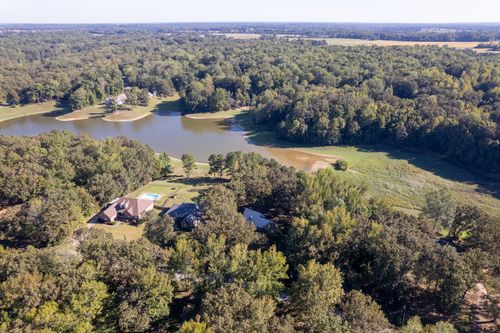 66 Northshore Dr, Jackson, TN, 38305-9247 | Card Image