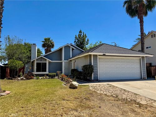 15776 Bluechip Cir, Moreno Valley, CA, 92551-4665 | Card Image