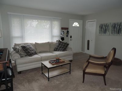 Entrance into the Living Room | Image 3