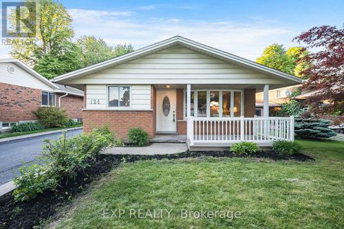 124 Dunsmere Dr, Kitchener, ON, N2E1V7 | Card Image