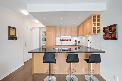 2001-821 Cambie St, Vancouver, BC, V6B0E3 | Card Image