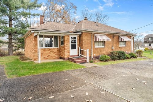 345 Werley Rd N, East Canton, OH, 44730-1051 | Card Image