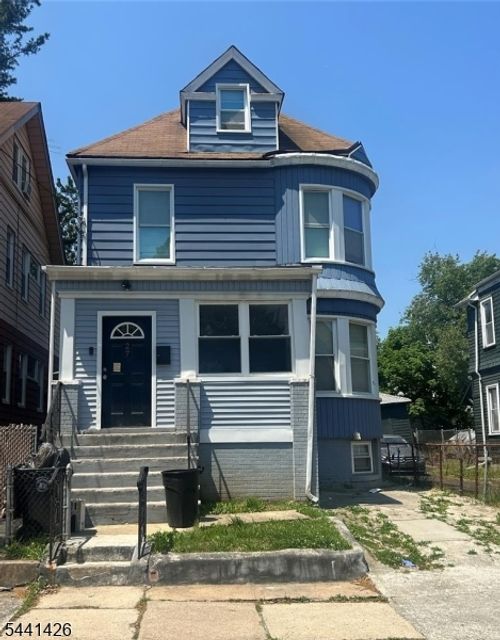 27 Richelieu Ter, Newark, NJ, 07106-1632 | Card Image