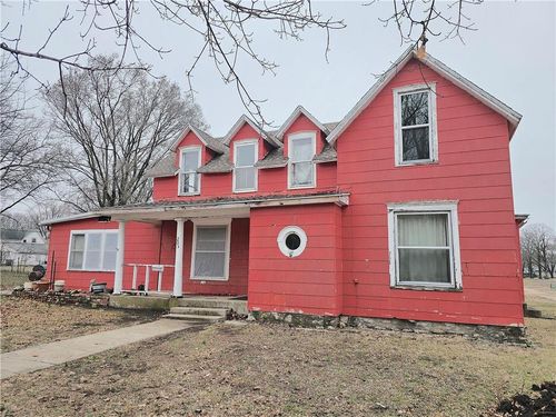 203 S Elm St, Garnett, KS, 66032-1012 | Card Image