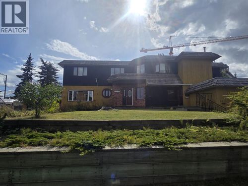 2550 Laurier Cres, Prince George, BC, V2M2B5 | Card Image