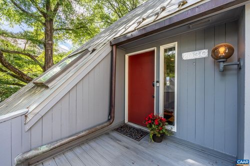 apt-c-203 2nd St Nw, CHARLOTTESVILLE, VA, 22902-5583 | Card Image