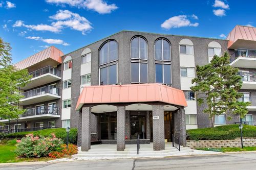 apt-108-4940 Foster St, Skokie, IL, 60077-1373 | Card Image