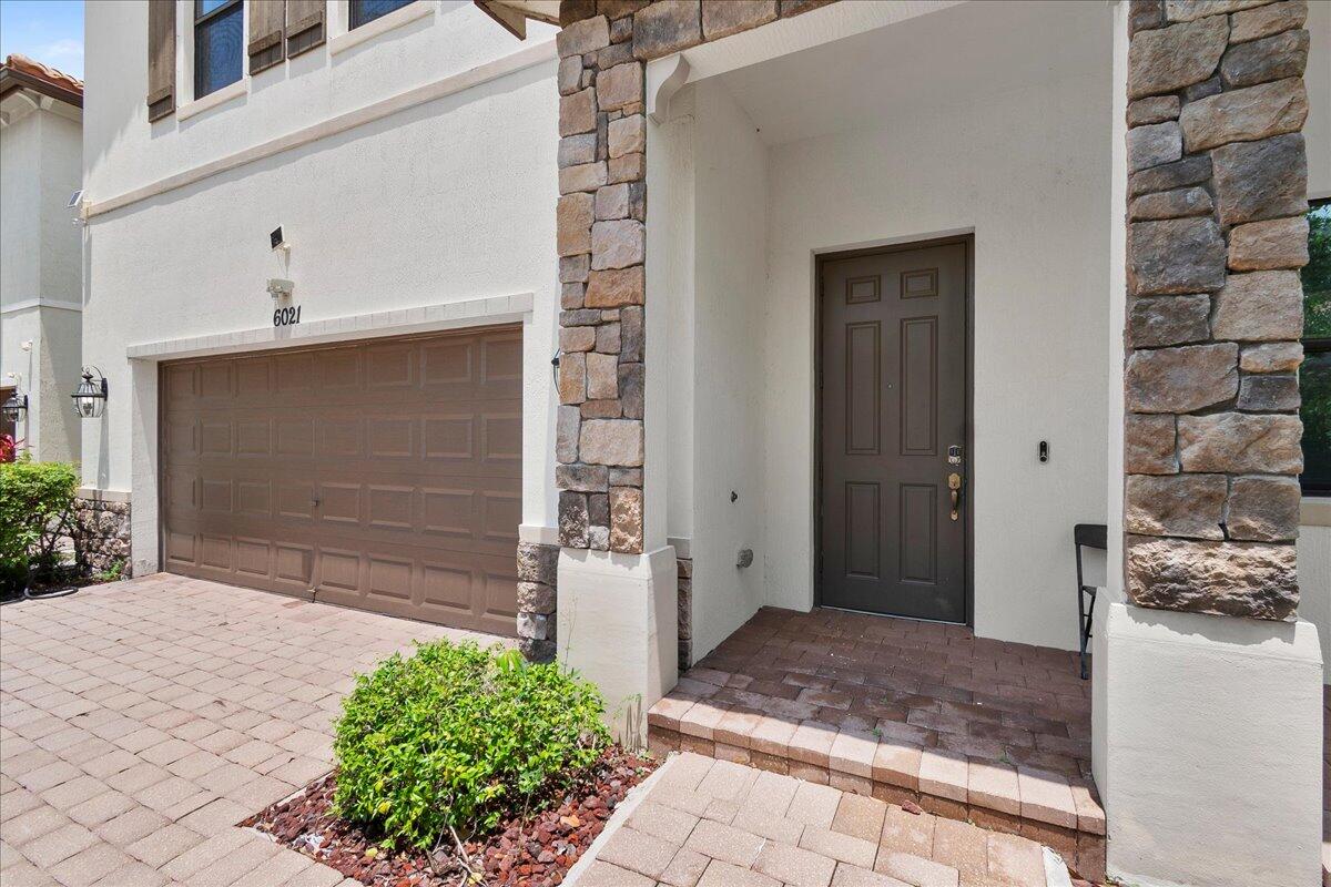 Residential Lease in Greenacres 2