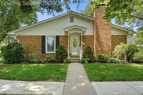 42003 Toddmark Ln, Clinton Township, MI, 48038-5401 | Card Image