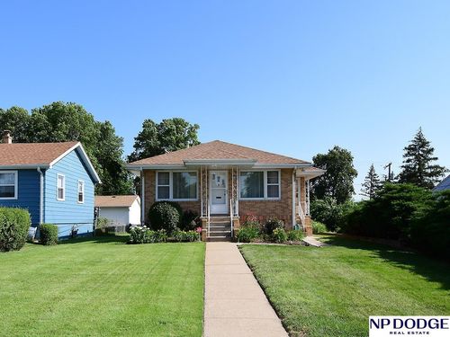 3712 Y St, Omaha, NE, 68107-3252 | Card Image