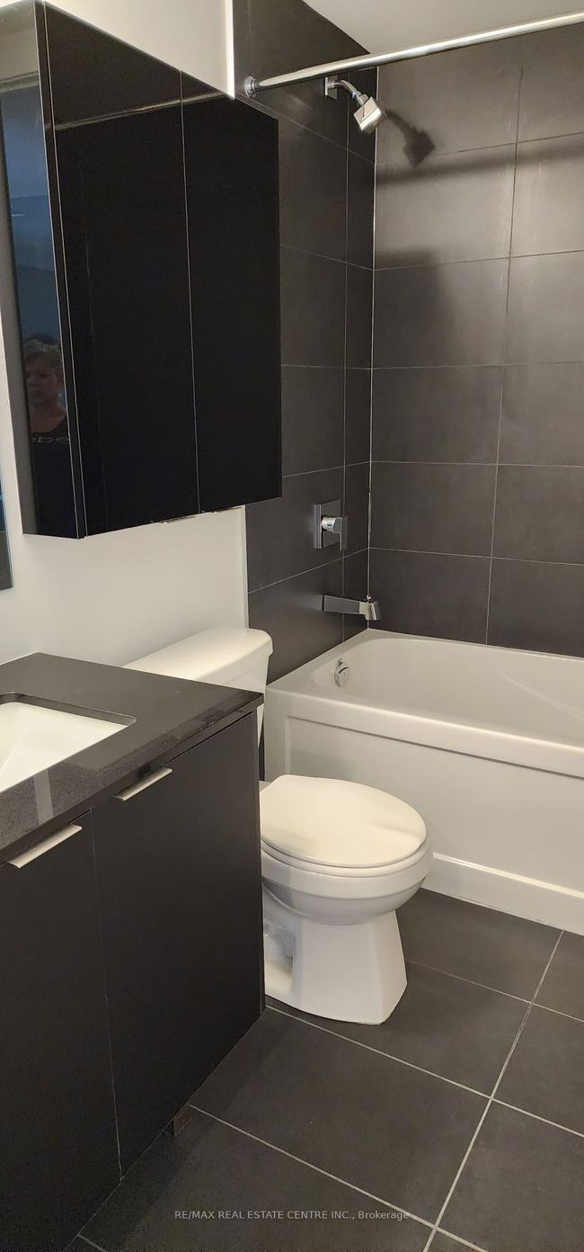 405 - 8 Tippett Rd, Condo with 1 bedrooms, 1 bathrooms and null parking in Toronto ON | Image 6
