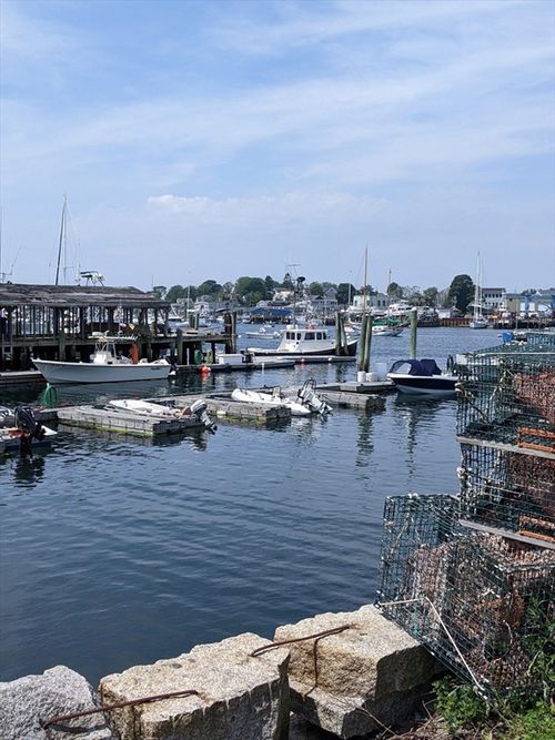 apt-b-5 Pirates Ln, Gloucester, MA, 01930-3850 | Card Image