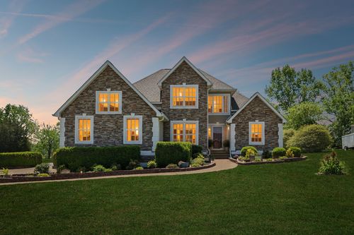 1427 Oak Leaf Dr, Columbia, TN, 38401-8802 | Card Image