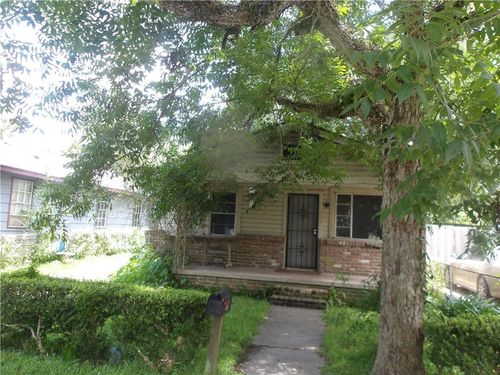236 Chandler St, Mobile, AL, 36610-2427 | Card Image