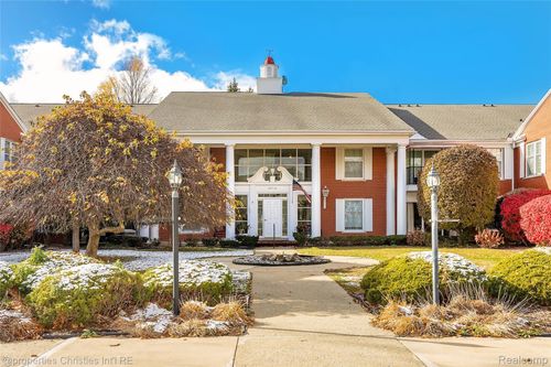 101-19710 W 13 Mile Rd, Beverly Hills, MI, 48025-5167 | Card Image