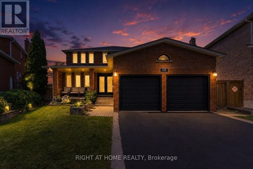 123 Lamp Cres, Woodbridge, ON, L4L6J7 | Card Image