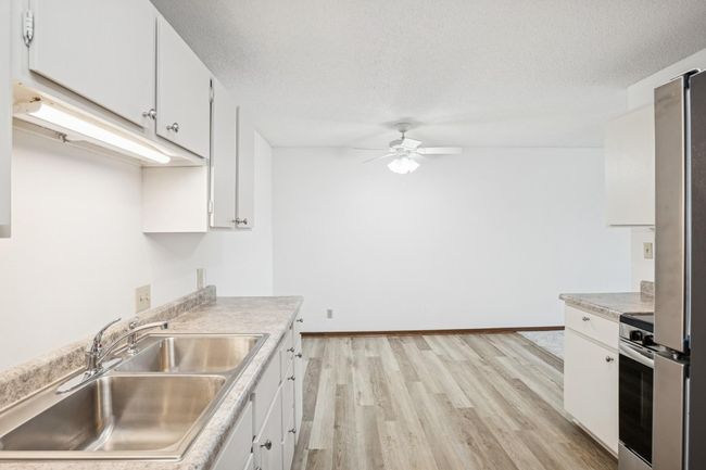Eat in kitchen | Image 7