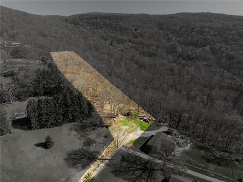 221 Malvina Ln, Latrobe, PA, 15650-3775 | Card Image