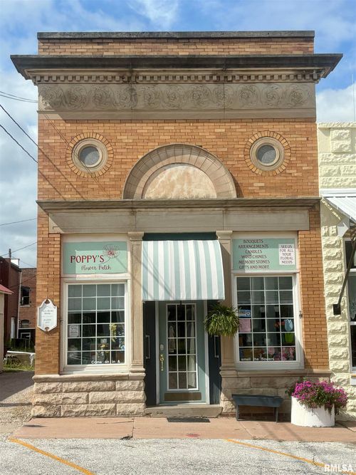 853 Main St, Barry, IL, 62312-1235 | Card Image