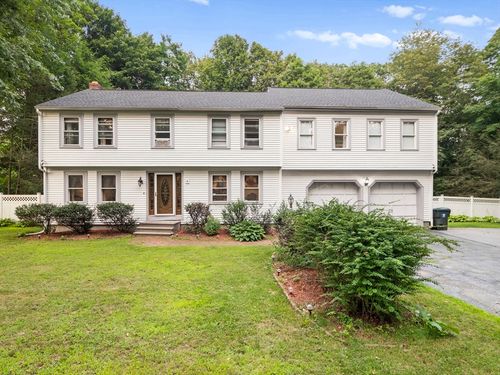 611 Oxford Street South, Auburn, MA, 01501 | Card Image