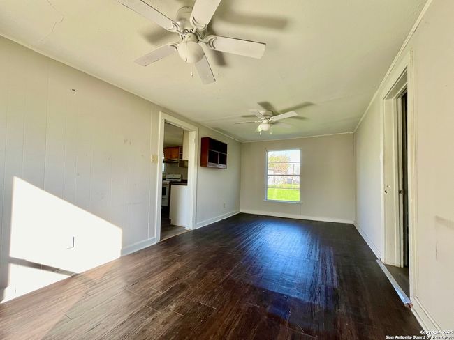 111 Fernandez Ave, House other with 3 bedrooms, 1 bathrooms and null parking in Devine TX | Image 10