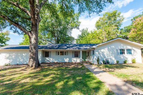 3215 Curtis Dr, Tyler, TX, 75701-8106 | Card Image