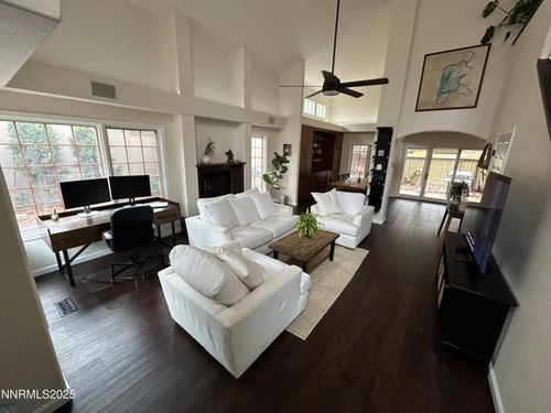 655 E Riverview Cir, Reno, NV, 89509-1121 | Card Image