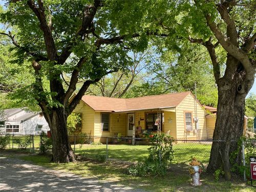 1115 S 6th St, Bonham, TX, 75418-4624 | Card Image