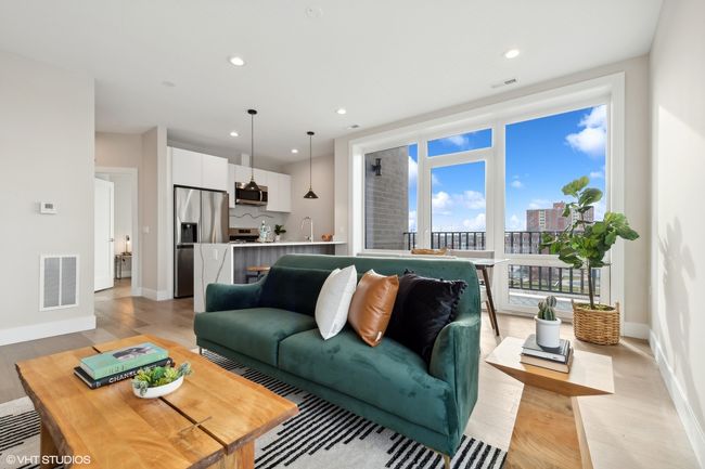UNIT-406 - 2342 W Adams St, Condo with 2 bedrooms, 2 bathrooms and 1 parking in CHICAGO IL | Image 12