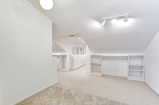 Primary Closet | Image 38