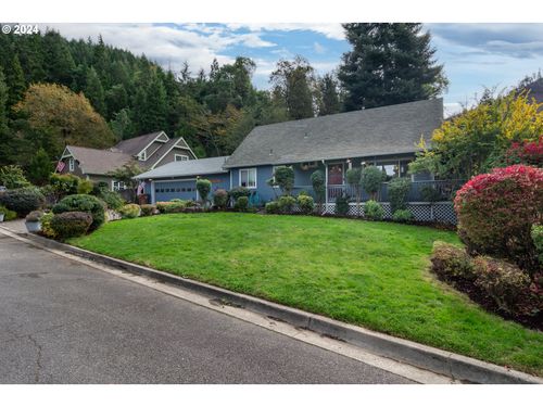 127 Deaton Ct, Canyonville, OR, 97417-9102 | Card Image