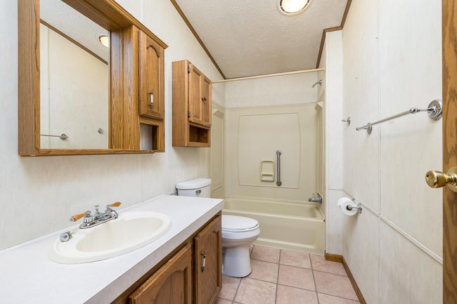 Interior - Bathroom | Image 22