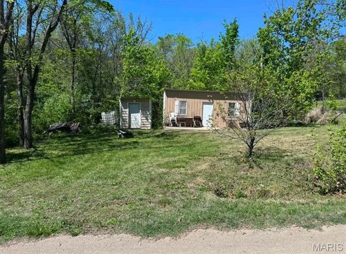 6071 Donna Dr, French Village, MO, 63036-1319 | Card Image