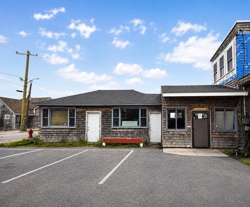 47 Middle St, Fairhaven, MA, 02719 | Card Image