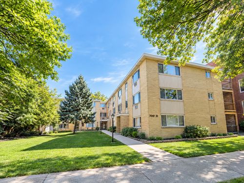 1a-7019 N Ridge Boulevard, Chicago, IL, 60645 | Card Image