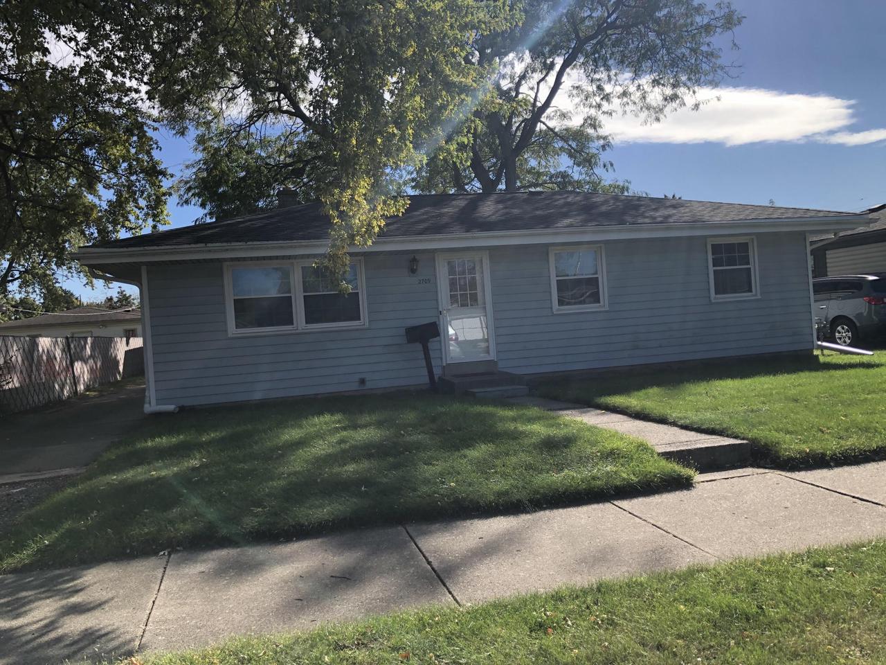 Fleetwood Dr, Racine, WI 53403
