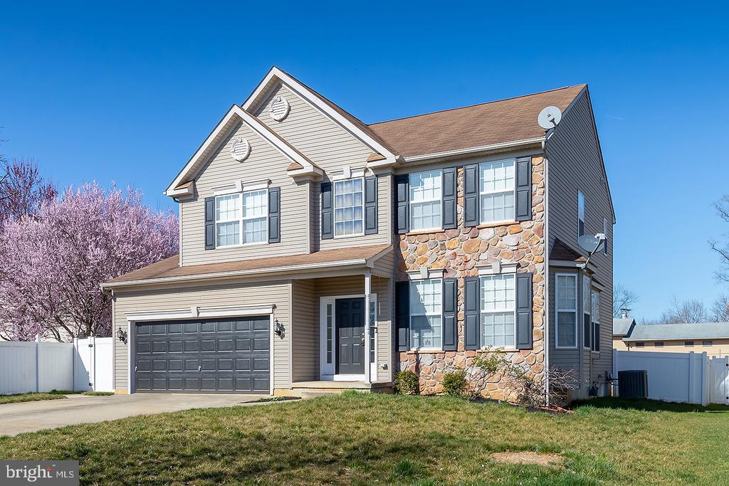 Chestnut Hill Ct, Swedesboro, NJ 08085