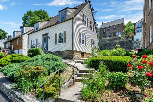 136 Midland Ave, Yonkers, NY, 10705-2734 | Card Image