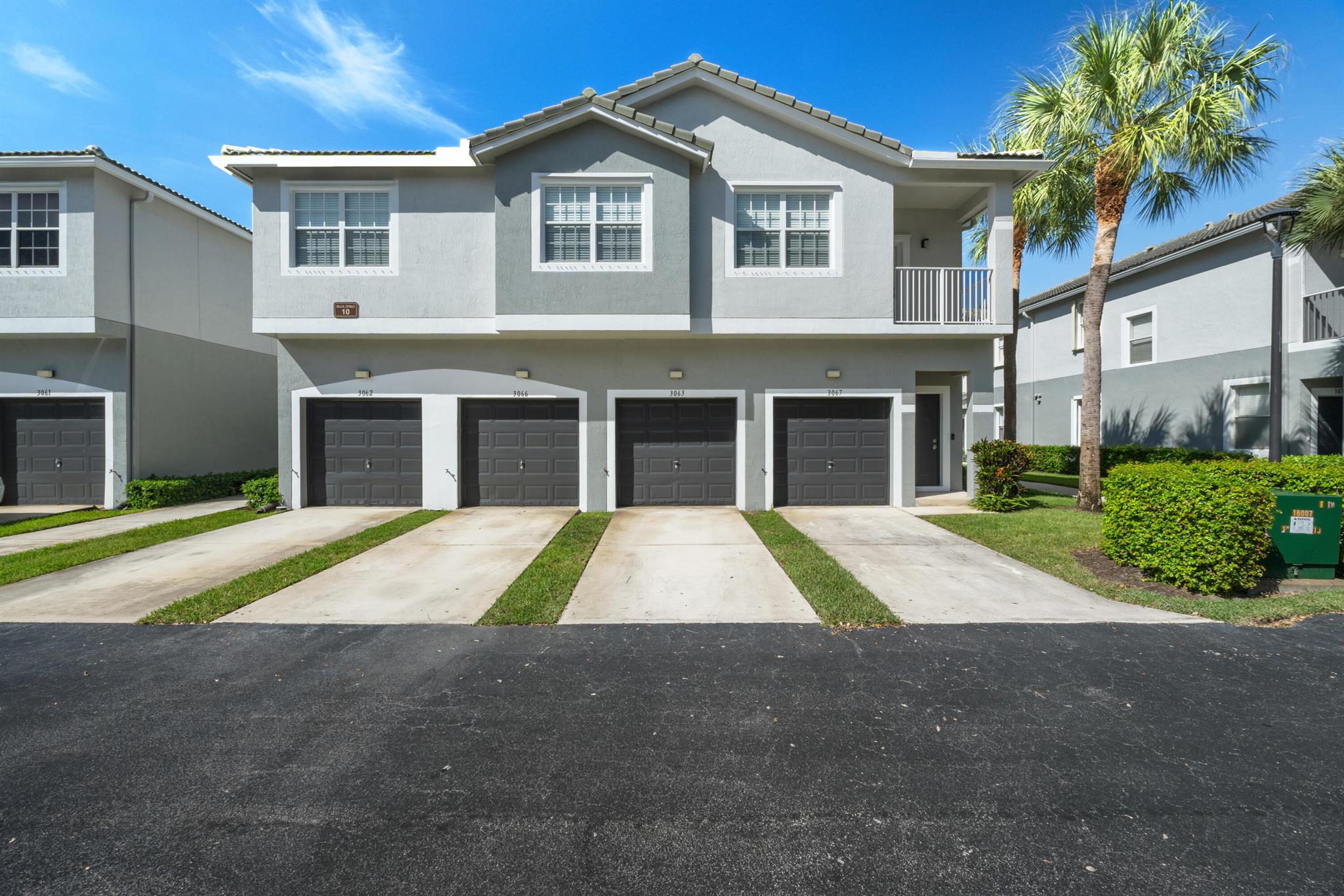 Grandiflora Dr, Greenacres, FL 33467