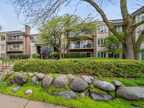 apt-e305-3 Oak Brook Club Dr, Oak Brook, IL, 60523-8560 | Card Image