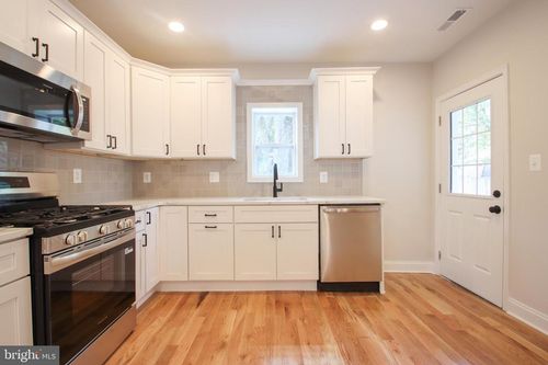3905 Walnut Ave, BALTIMORE, MD, 21206-1521 | Card Image