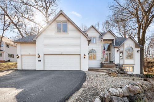 8941 Vandegriff Way, Maple Grove, MN, 55311-1149 | Card Image