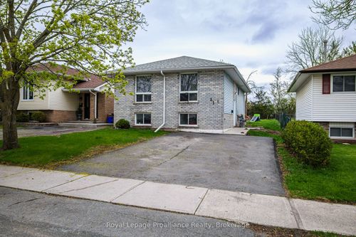 21 Pepper Ave, Belleville, ON, K8P4R2 | Card Image