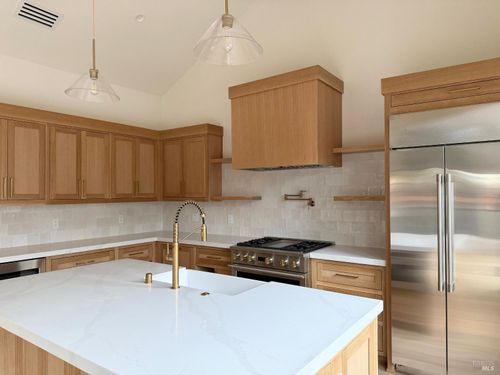 670 Oak Ln, Sonoma, CA, 95476-7168 | Card Image