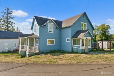 1008 Virginia Street, House other with 3 bedrooms, 2 bathrooms and null parking in Raymond WA | Image 3