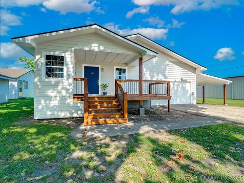 221 S Cherry St, Ada, OK, 74820-6318 | Card Image